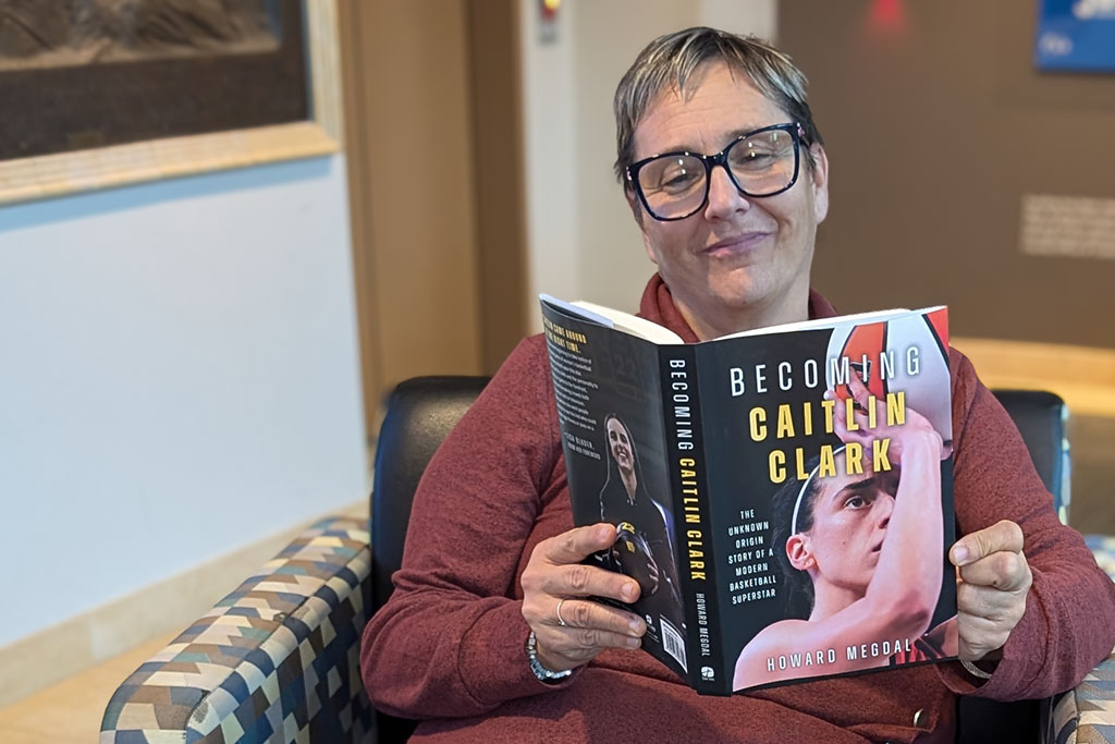 Read more about the article 10 Amazing Books to Cozy Up With This Fall